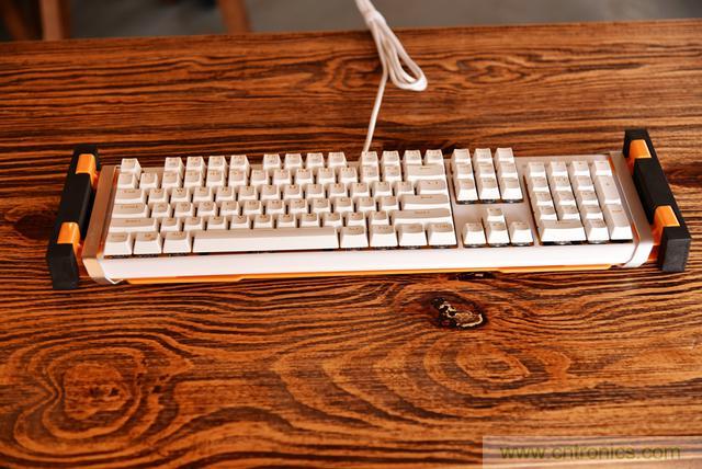 左手寫愛，右手寫他&mdash;&mdash;從此鍵盤鼠標(biāo)不分家！