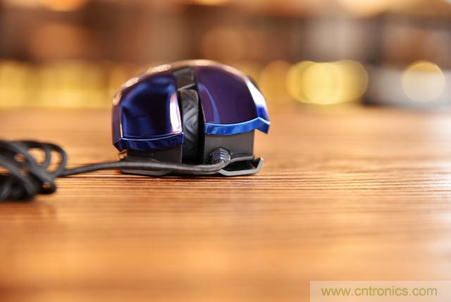 左手寫愛，右手寫他&mdash;&mdash;從此鍵盤鼠標(biāo)不分家！