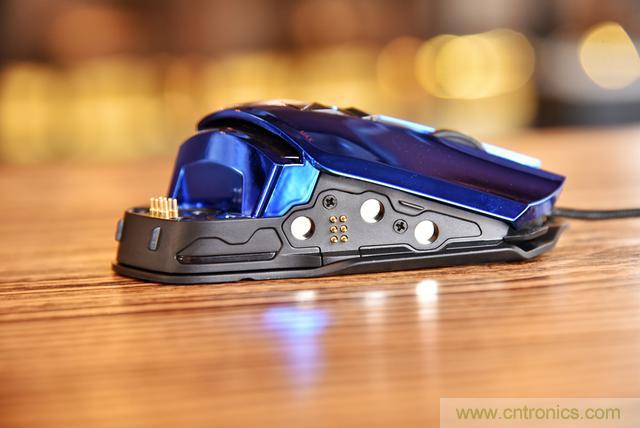 左手寫愛，右手寫他&mdash;&mdash;從此鍵盤鼠標(biāo)不分家！