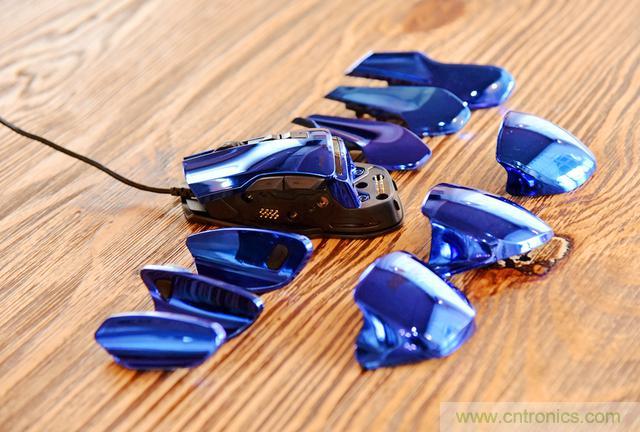 左手寫愛，右手寫他&mdash;&mdash;從此鍵盤鼠標(biāo)不分家！