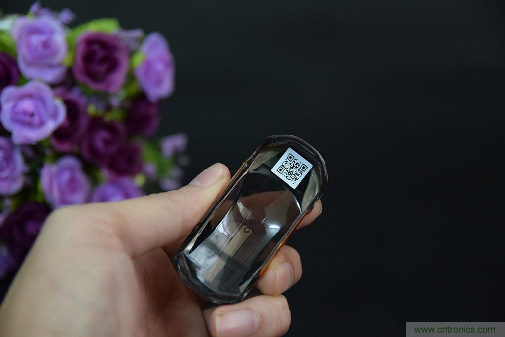 虛擬與現(xiàn)實相結(jié)合的飛車游戲，讓你體驗速度與激情的碰撞！