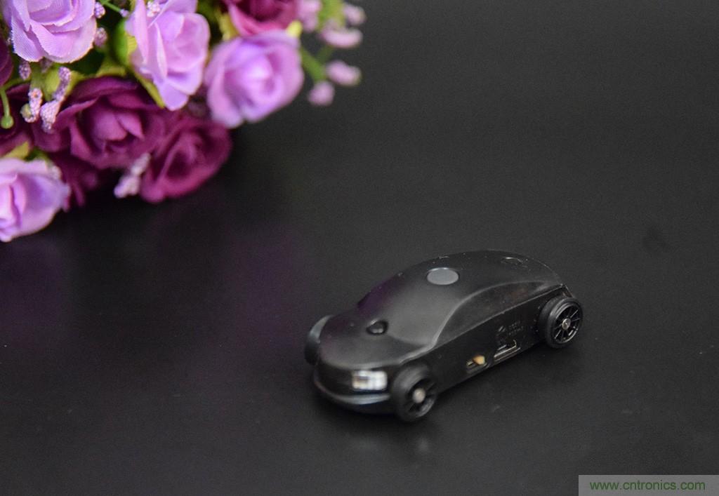 虛擬與現(xiàn)實相結(jié)合的飛車游戲，讓你體驗速度與激情的碰撞！