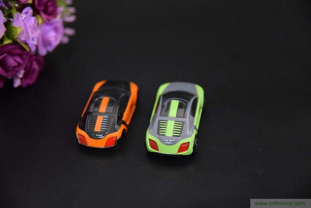 虛擬與現(xiàn)實相結(jié)合的飛車游戲，讓你體驗速度與激情的碰撞！