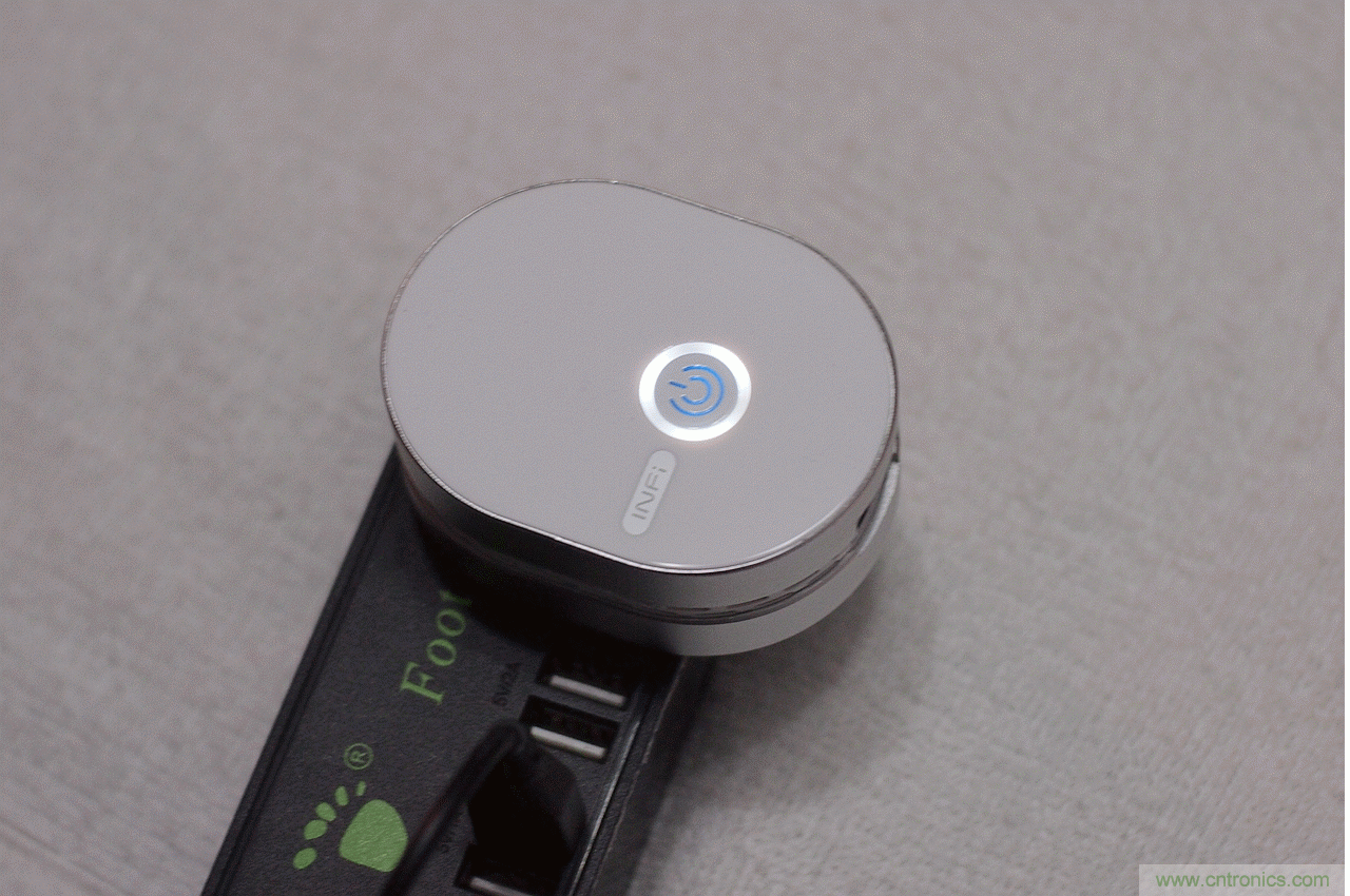 路由器也跟風(fēng)玩分體設(shè)計(jì)，你咋不上天呢？