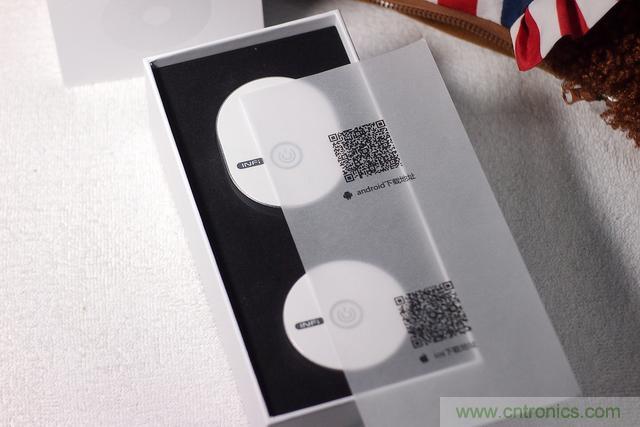 路由器也跟風(fēng)玩分體設(shè)計(jì)，你咋不上天呢？