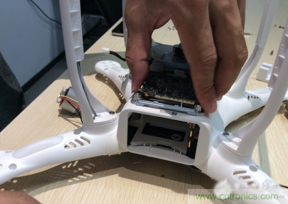 真飛機拆不著，那就來拆拆無人機&ldquo;鼻祖&rdquo;大疆吧！