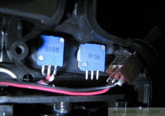 無人機 DIY 制作全過程，酷得不要不要的！