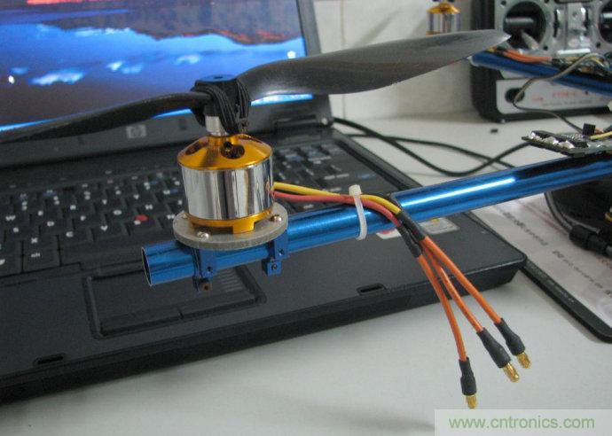 無人機 DIY 制作全過程，酷得不要不要的！