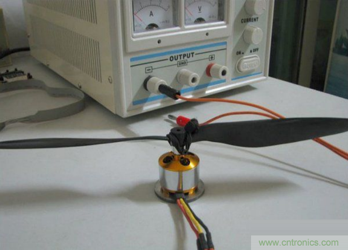 無人機 DIY 制作全過程，酷得不要不要的！