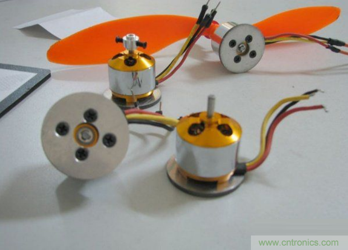 無人機 DIY 制作全過程，酷得不要不要的！