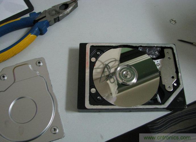 無人機 DIY 制作全過程，酷得不要不要的！