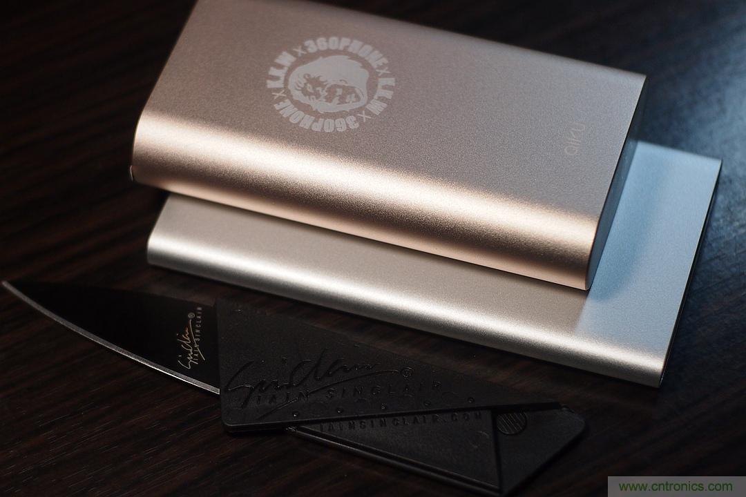 移動電源也玩雙引擎？快到你想象不到