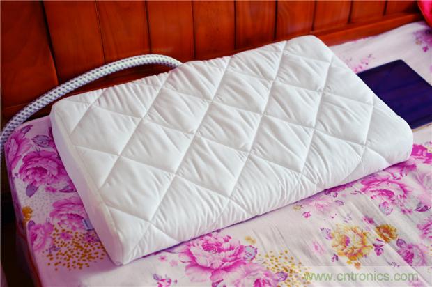 這個枕頭不僅能挽救睡眠還能挽救婚姻！