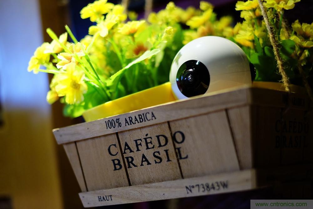 造型神似BB8，讓照片翻滾起來&mdash;&mdash;暴風魔眼