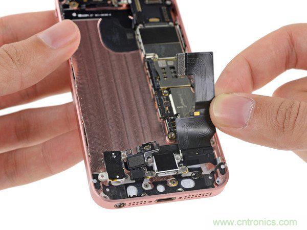 有什么地方?jīng)]有變？iPhone SE真機(jī)拆解