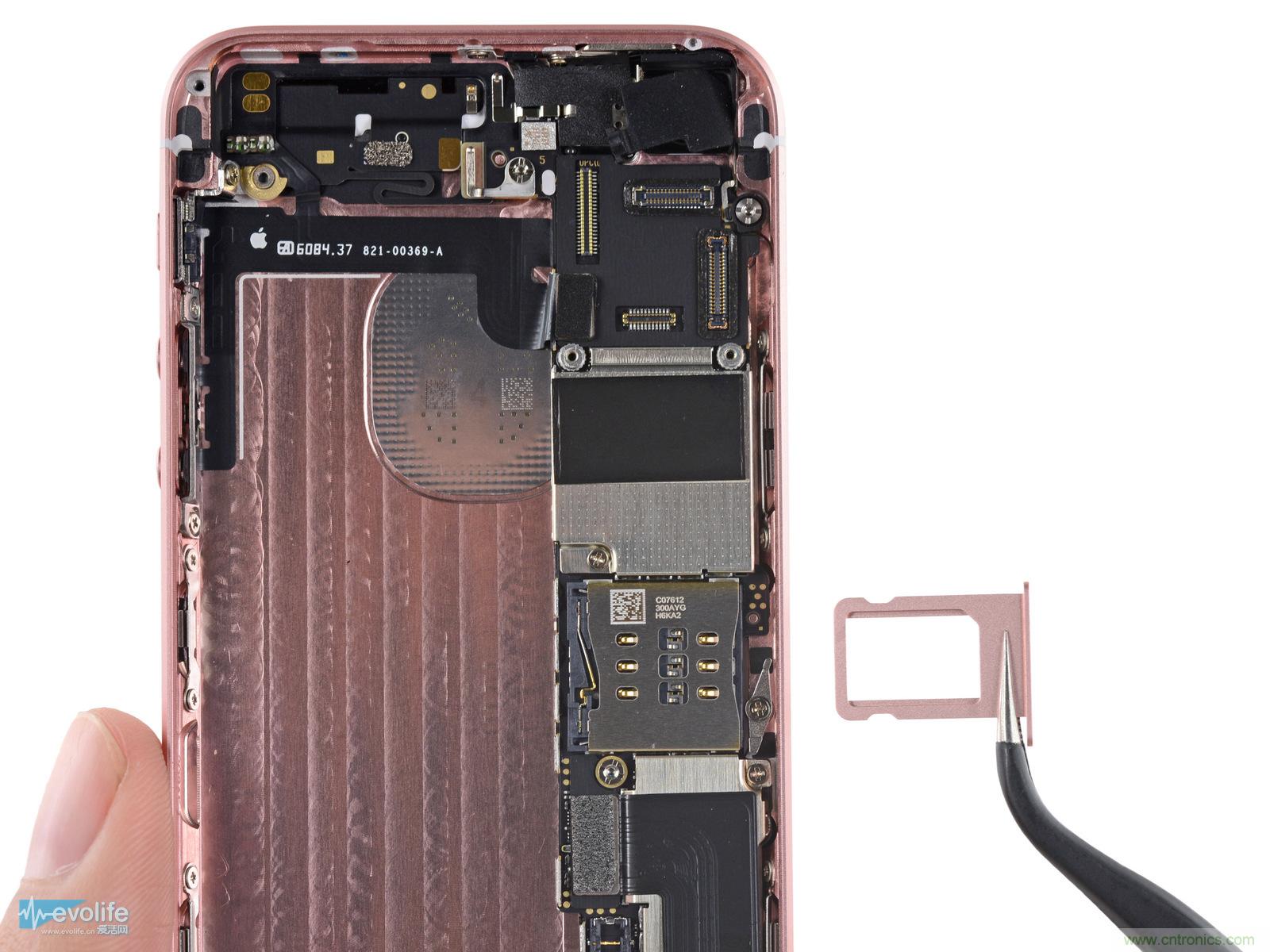 有什么地方?jīng)]有變？iPhone SE真機(jī)拆解