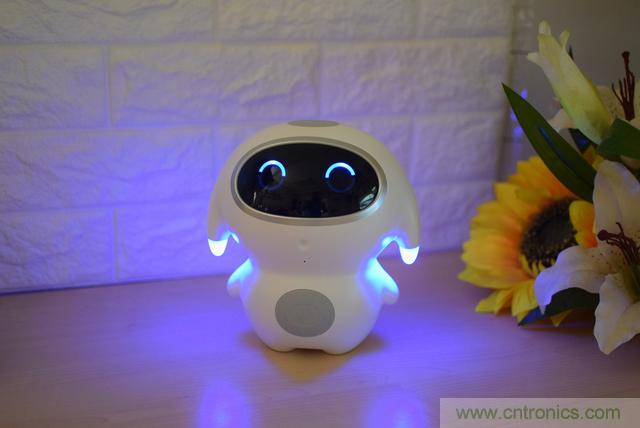 &ldquo;爸爸再不陪我，我就長大了&rdquo;&mdash;&mdash;小騰機器人