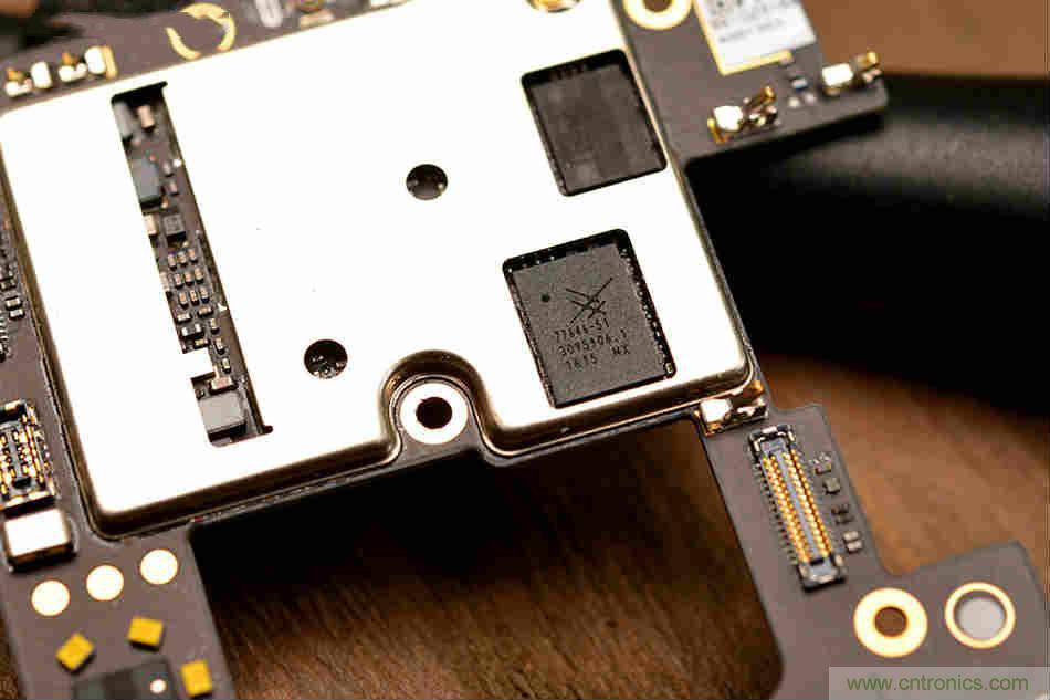 拆解魅族15 Plus：玩轉(zhuǎn)了新概念，但其工藝究竟如何？