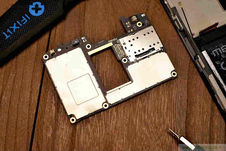 拆解魅族15 Plus：玩轉(zhuǎn)了新概念，但其工藝究竟如何？