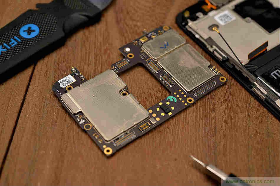 拆解魅族15 Plus：玩轉(zhuǎn)了新概念，但其工藝究竟如何？