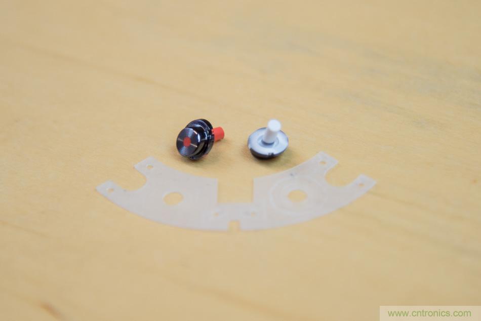 拆解戴森吹風機：近三千元的價格貴在哪？