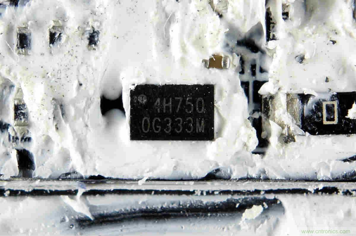 拆解對(duì)比：系出同門，小米、紫米無(wú)線充電器的差別有多大？