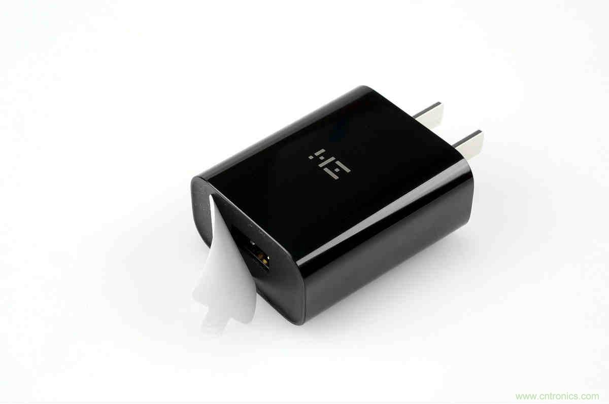 拆解對(duì)比：系出同門，小米、紫米無(wú)線充電器的差別有多大？