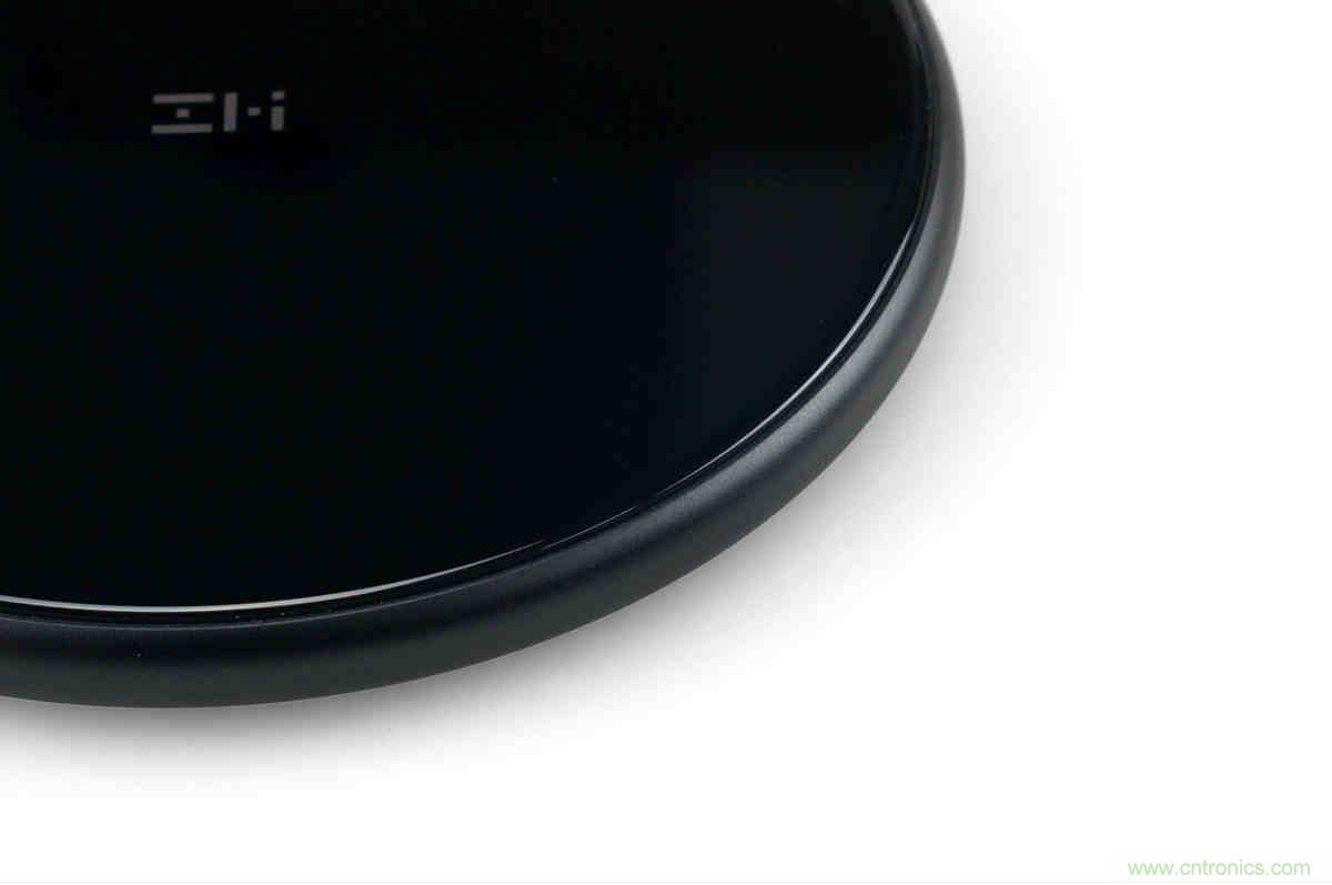 拆解對(duì)比：系出同門，小米、紫米無(wú)線充電器的差別有多大？