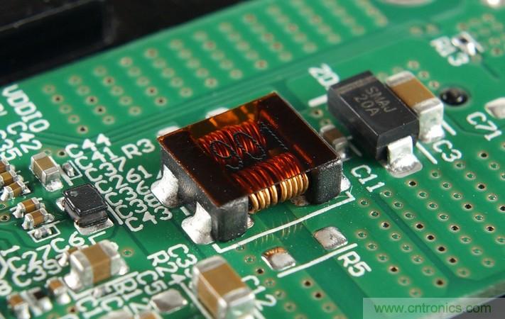 拆解對(duì)比：系出同門，小米、紫米無(wú)線充電器的差別有多大？