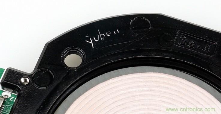 拆解對(duì)比：系出同門，小米、紫米無(wú)線充電器的差別有多大？