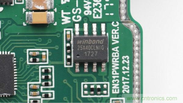 拆解華為保時捷設計快充無線充電器：憑啥能賣699？