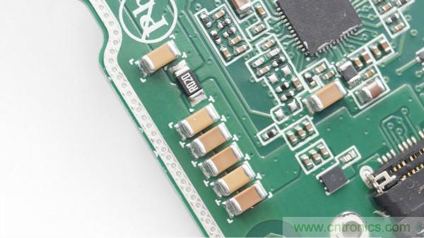 拆解華為保時捷設計快充無線充電器：憑啥能賣699？