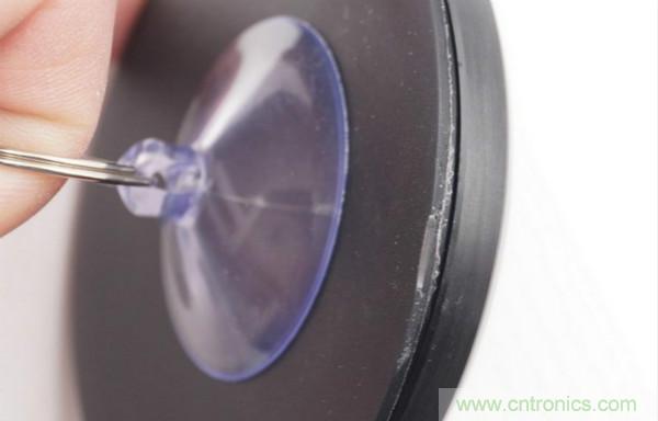 拆解華為保時捷設計快充無線充電器：憑啥能賣699？