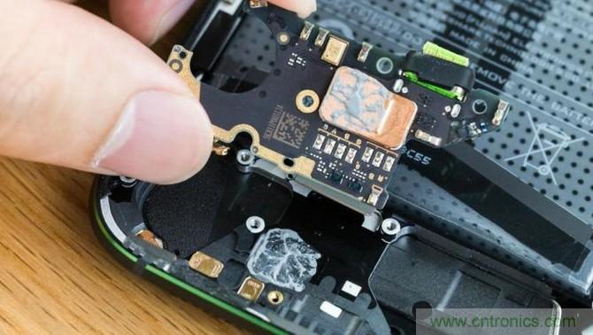 拆解黑鯊手機：多級直觸一體式液冷系統(tǒng)有什么門道？