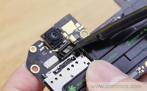 拆解黑鯊手機：多級直觸一體式液冷系統(tǒng)有什么門道？