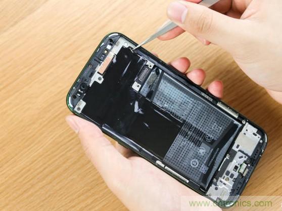 拆解黑鯊手機：多級直觸一體式液冷系統(tǒng)有什么門道？