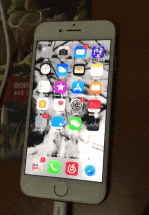 拆了個(gè)電容之后，我的iPhone也會(huì)自動(dòng)訂房了