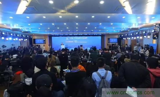 三大運營商齊聚福州，5G創(chuàng)新應用燃爆數(shù)字中國建設成果展覽現(xiàn)場