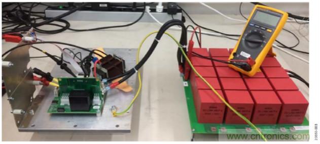 如何用隔離式柵極驅(qū)動(dòng)器和LT3999 DC/DC轉(zhuǎn)換器驅(qū)動(dòng)1200 V SiC電源模塊？