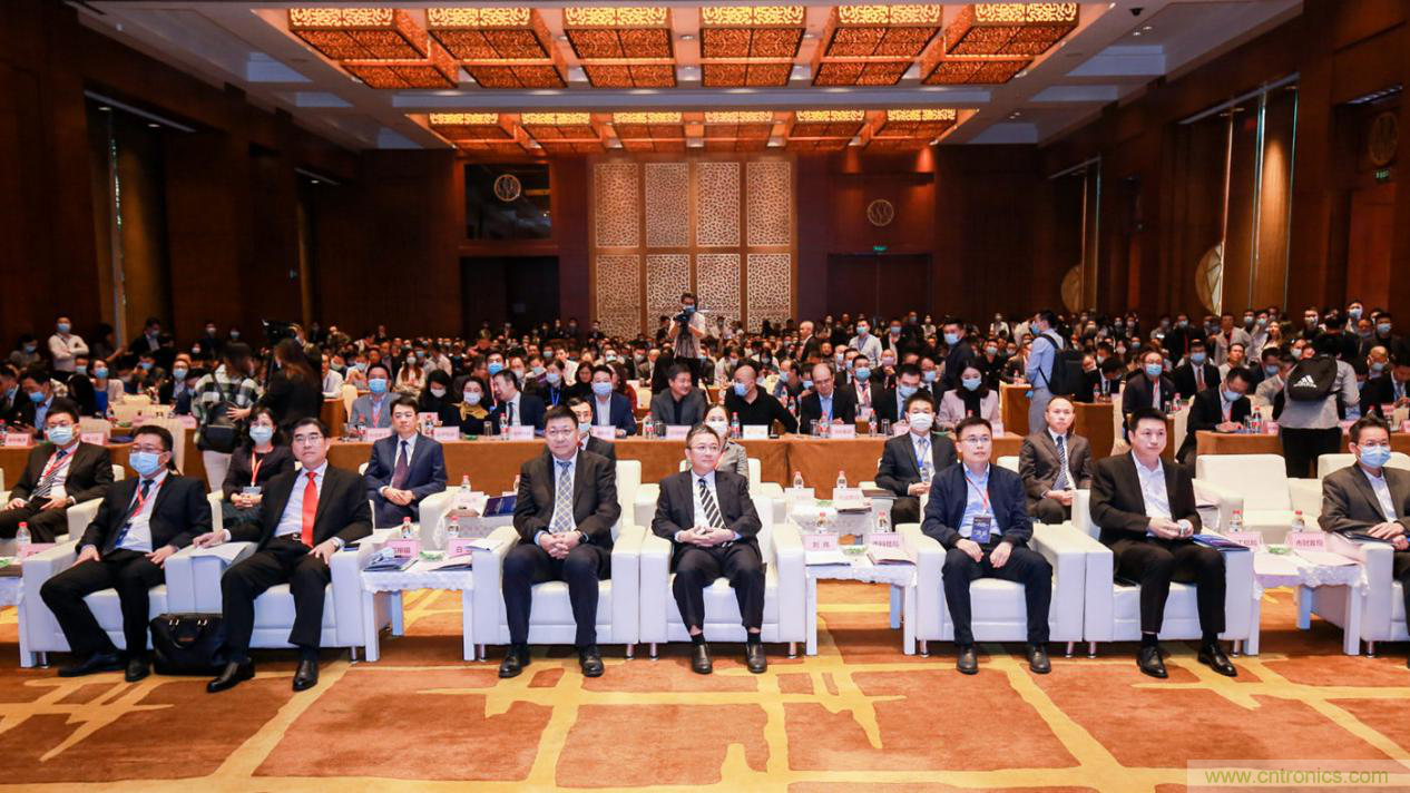 2020年松山湖功能區(qū)投資推介會(huì)成功舉辦，攬資350億發(fā)力新經(jīng)濟(jì)新產(chǎn)業(yè)