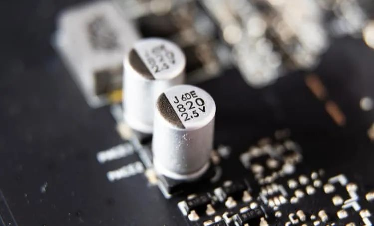 如何確定目標阻抗以實現(xiàn)電源完整性？