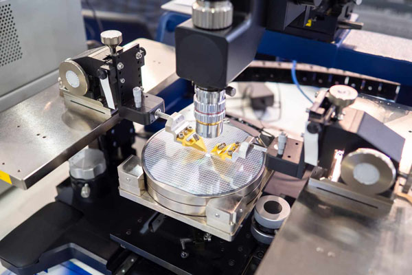 別再只盯著光刻機(jī)了！自動化測試對于芯片制造同樣重要