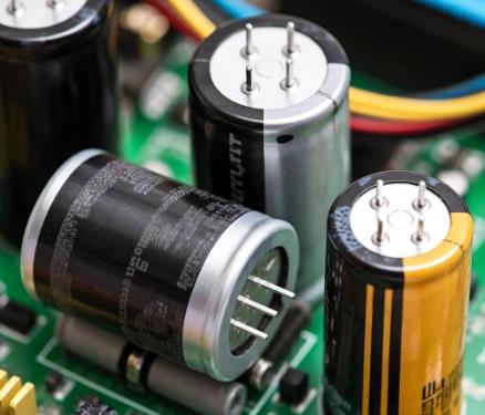 電容選型避坑手冊(cè)：參數(shù)、成本與場(chǎng)景化適配邏輯