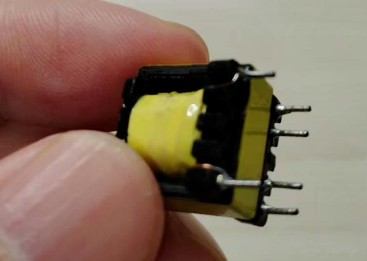 如何利用示波器快速判斷變壓器的同名端和異名端？